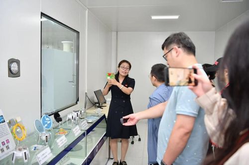 重慶電子工程職業(yè)學(xué)院 實(shí)力出圈，獲全國主流媒體密集點(diǎn)贊